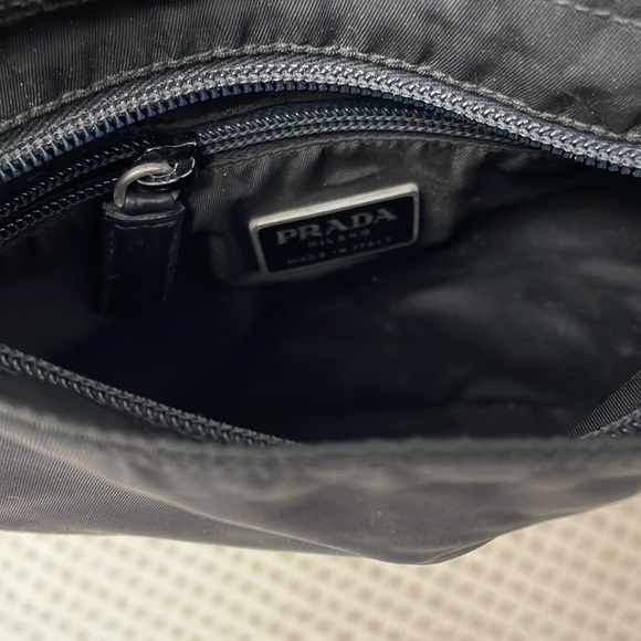 Authentic Vintage Prada Black Tessuto Crossbody Bag🖤 - Picture 7 of 10